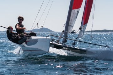 TOPCAT K1 YELKENLİ SPORTİF KATAMARAN