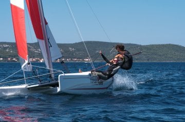 TOPCAT K1 YELKENLİ SPORTİF KATAMARAN