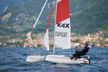 TOPCAT K4X YELKENLİ SPORTİF KATAMARAN